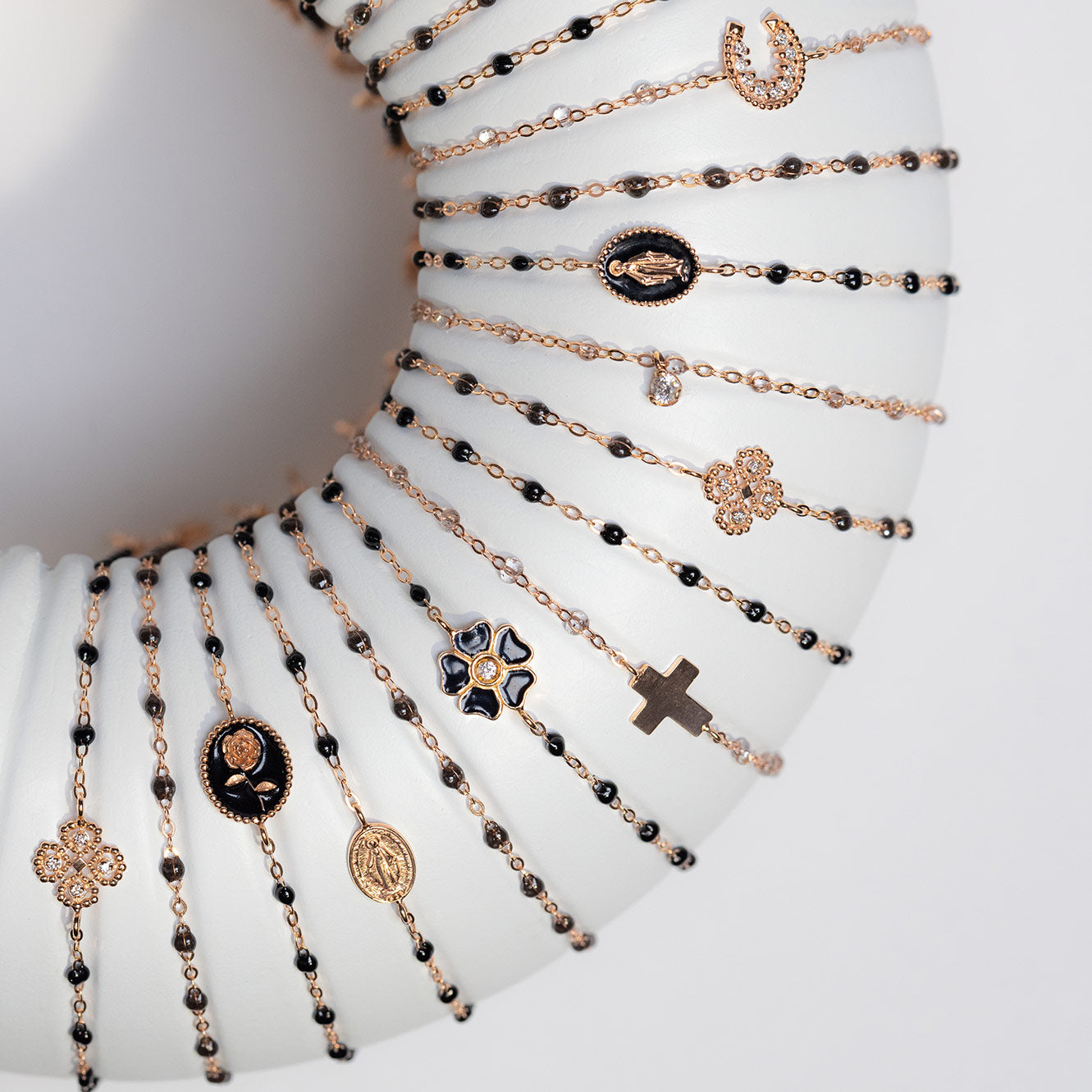 Gigi Clozeau - Bracelet Rose résine noire, or rose, 17 cm